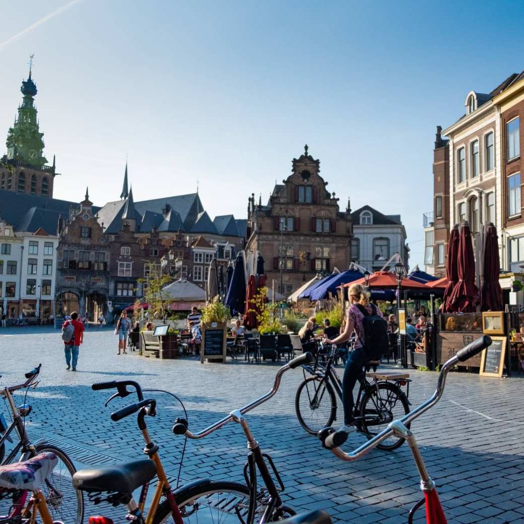 Grote Markt met fietsen