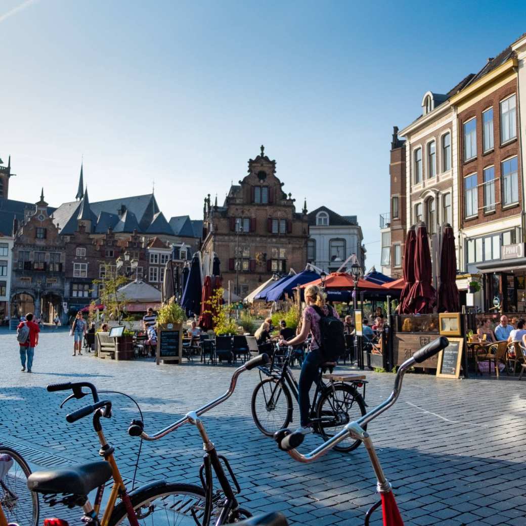 Grote Markt met fietsen