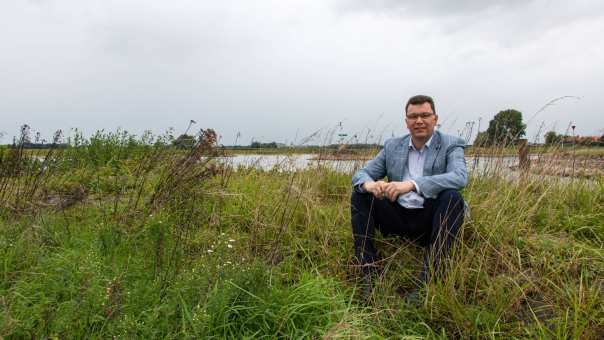 Promovendus Frank den Heijer bij splitsing Rijn-IJssel