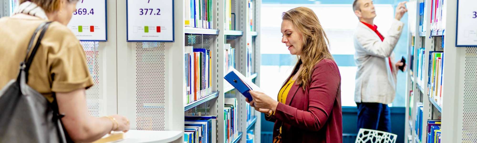 Logistics Management deeltijd, studiecentrum, boeken, uitzoeken, studeren, 2022