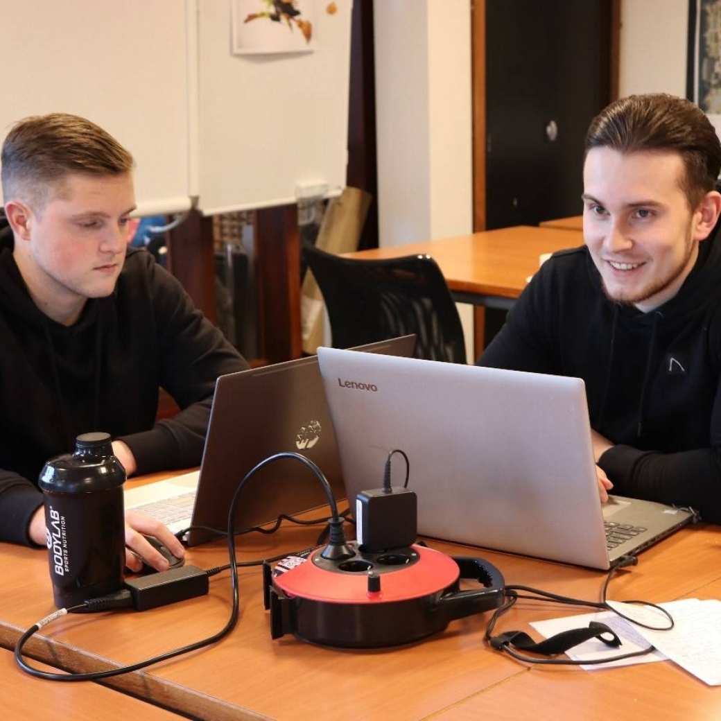 Studenten aan het werk bij MFA De Valuwe in Cuijk