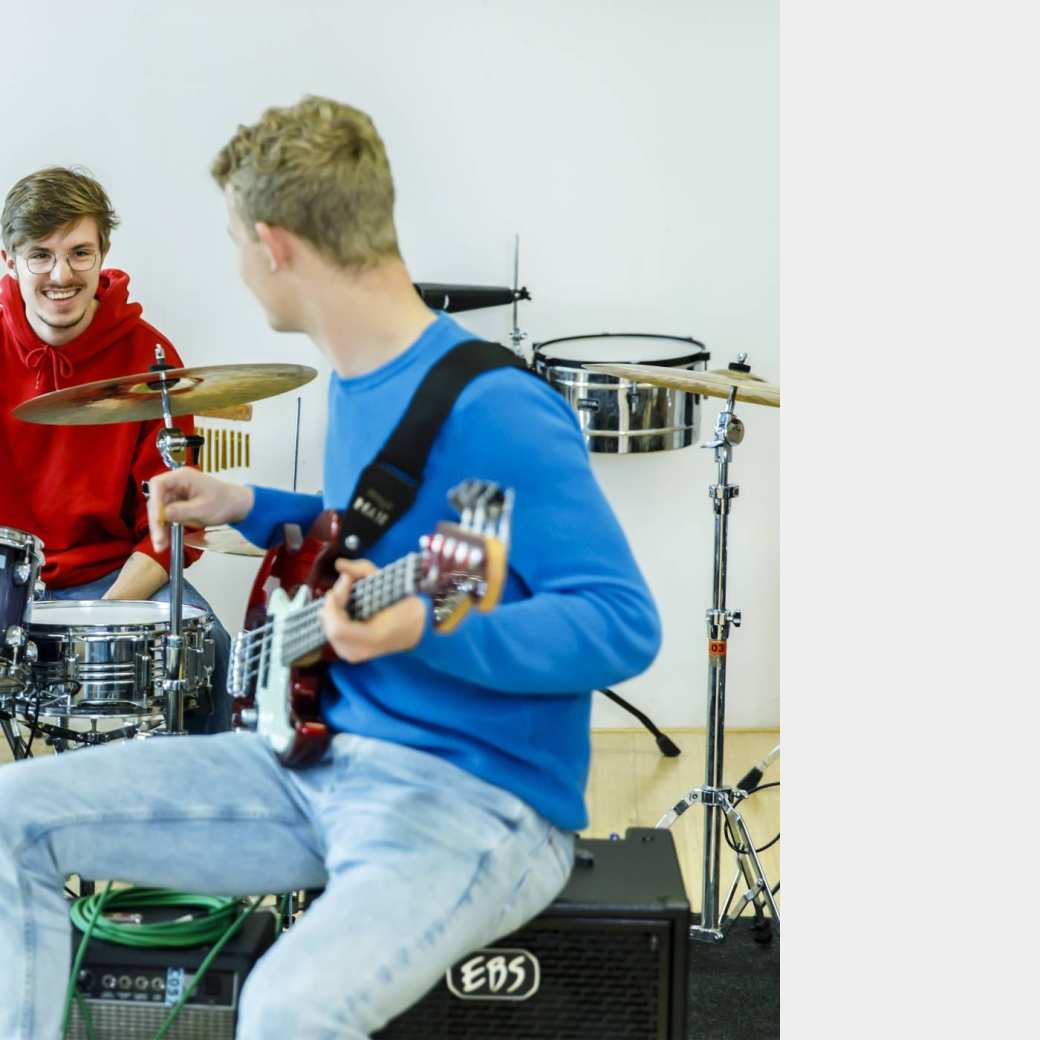 Studierichting Kunst en Cultuur, studenten maken muziek