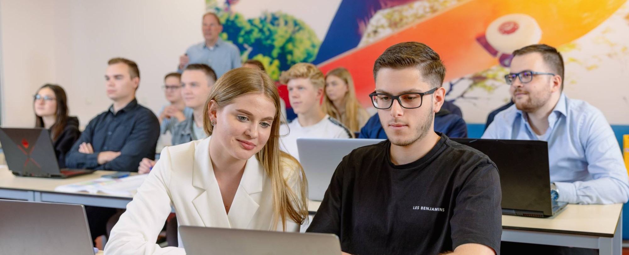 Een klas Finance & Control studenten op de HAN leslocatie in Arnhem