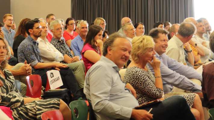 Publiek bij HAN-symposium Als alleen geld niet meer leidend is. Locatie aula Ruitenberglaan 26 te Arnhem.