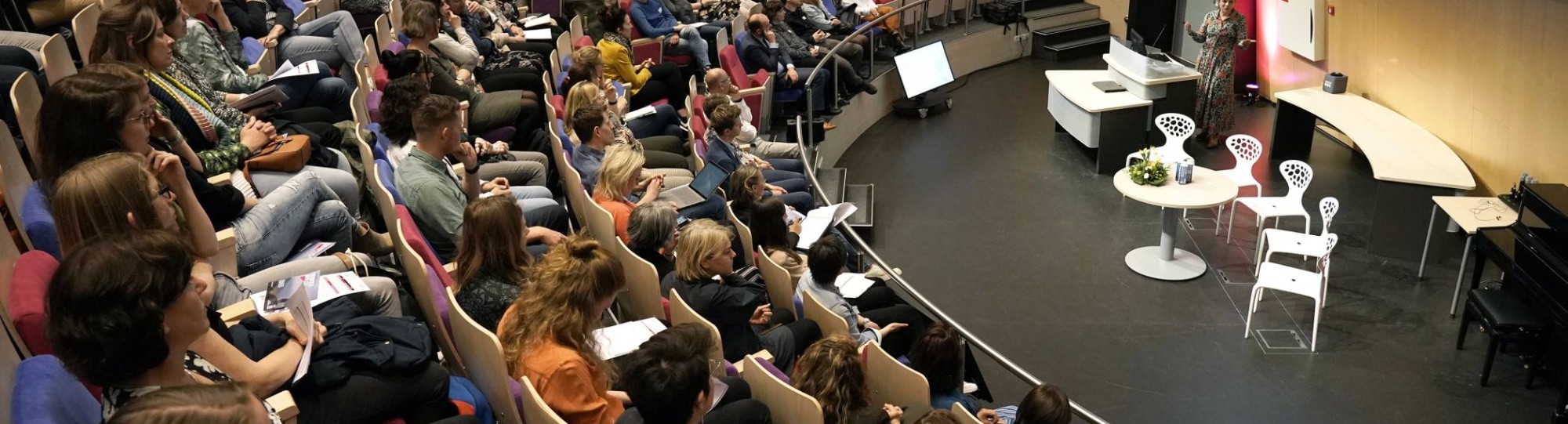 Toetsconferentie zaal publiek