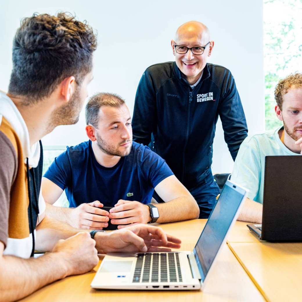 docent begeleidt studenten ALO deeltijd