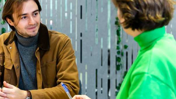 Foto van post-hbo-studenten van de financiële HAN-opleidingen (Academie Financieel Economisch Management)