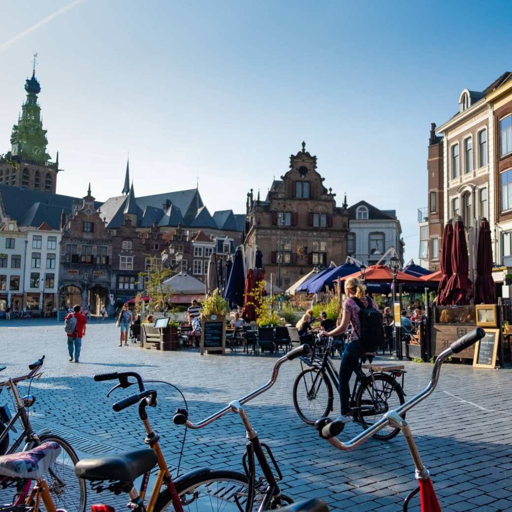 Grote Markt met fietsen