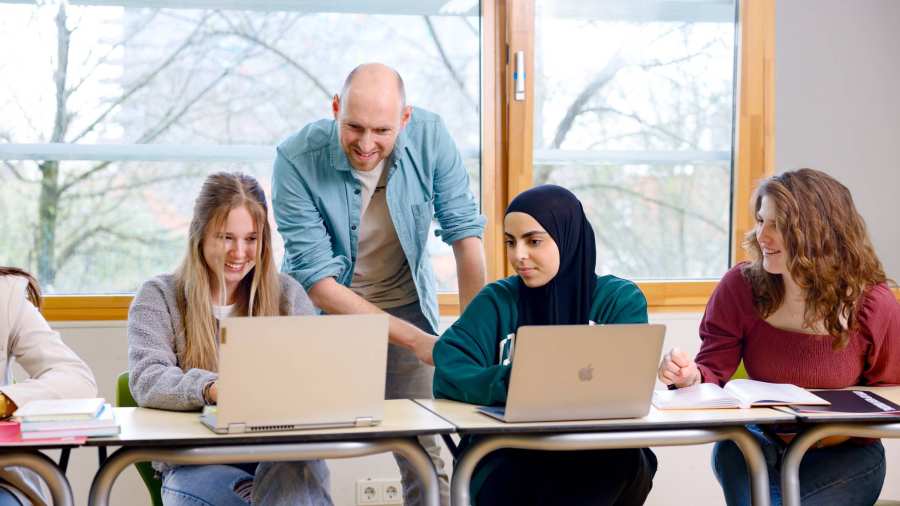 HAN Academie Educatie, Pabo, Pabo-ALO, ALPO, voltijd en deeltijd, studenten in lokaal begeleiding van docent, 2024