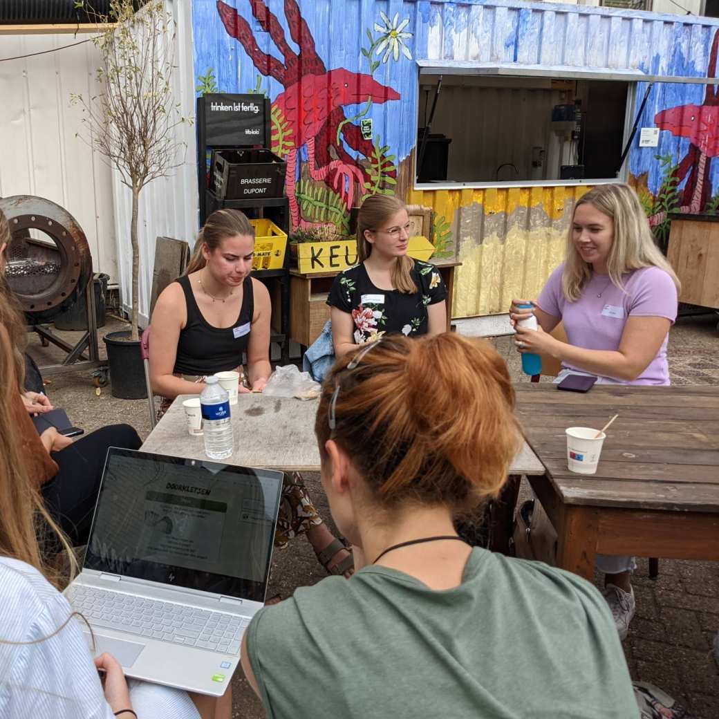 Logopedie studenten van PZW Claire Prinsen, Myrthe Bouwkamp en Irina Bos.