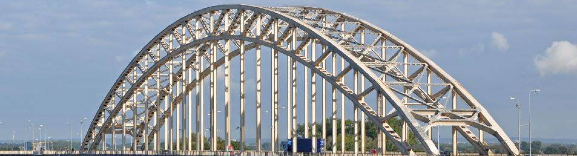 waalbrug bij Nijmegen