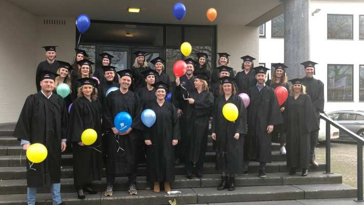 Foto van geslaagde Masterstudenten