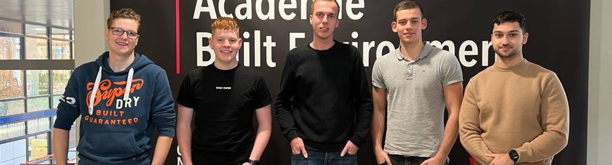 5 bouwkunde studenten, verkorte route. vlnr: Andries Masterbroek, Lars de Haan, Alfred Rouwenhorst, Tymen Branderhorst en Arda Güççük