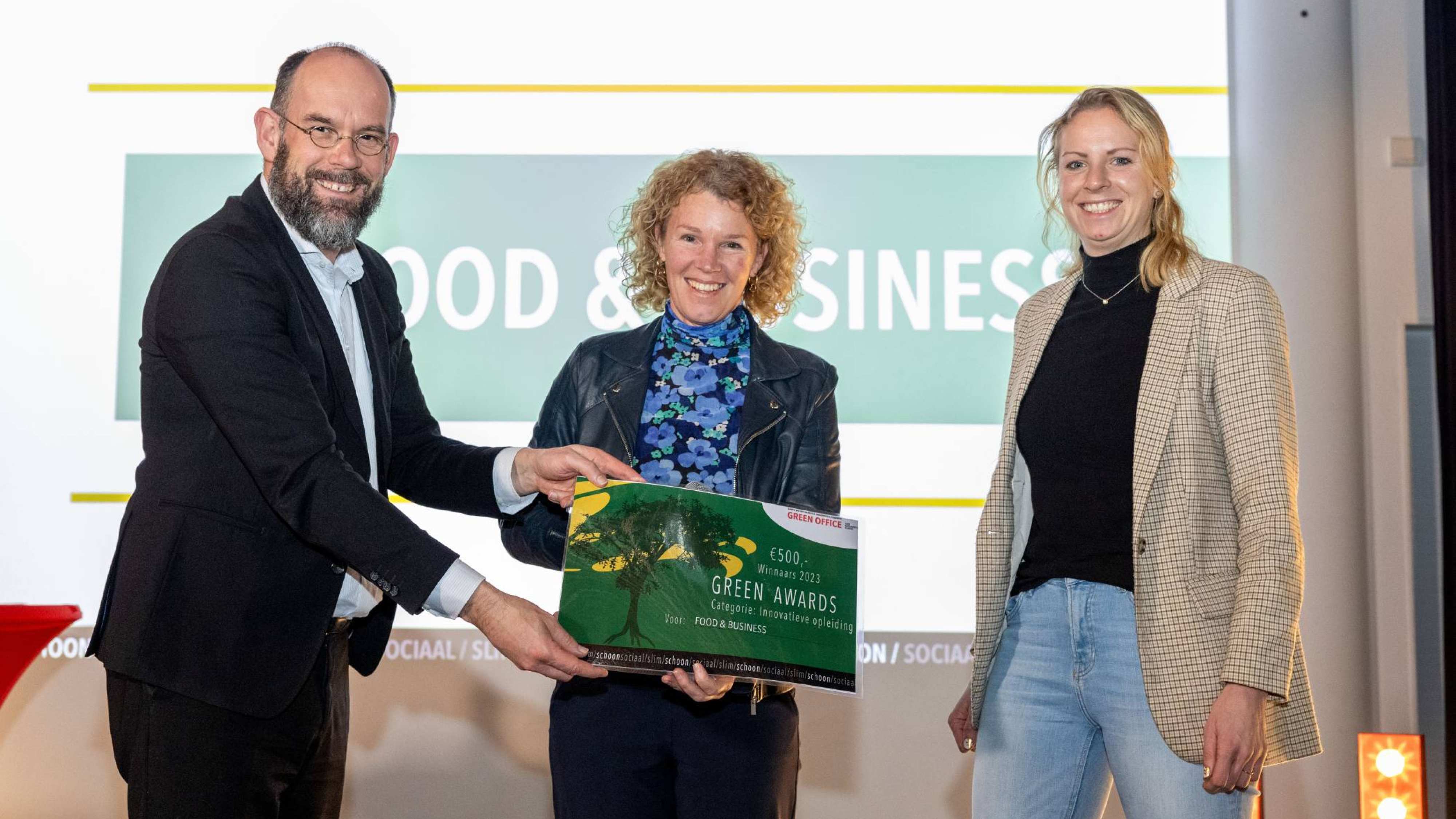 Op 20 december werden door Rob Verhofstad de HAN Green Awards uitgereikt. Dit zijn foto's van de verschillende winnaars en genomineerden.