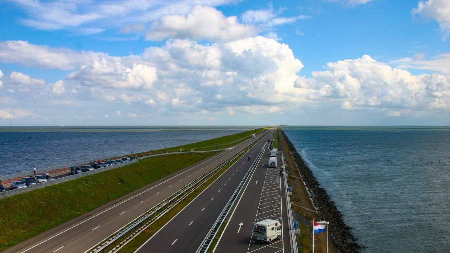 dijk als voorbeeld van sustainable river management. Civiele Techniek.