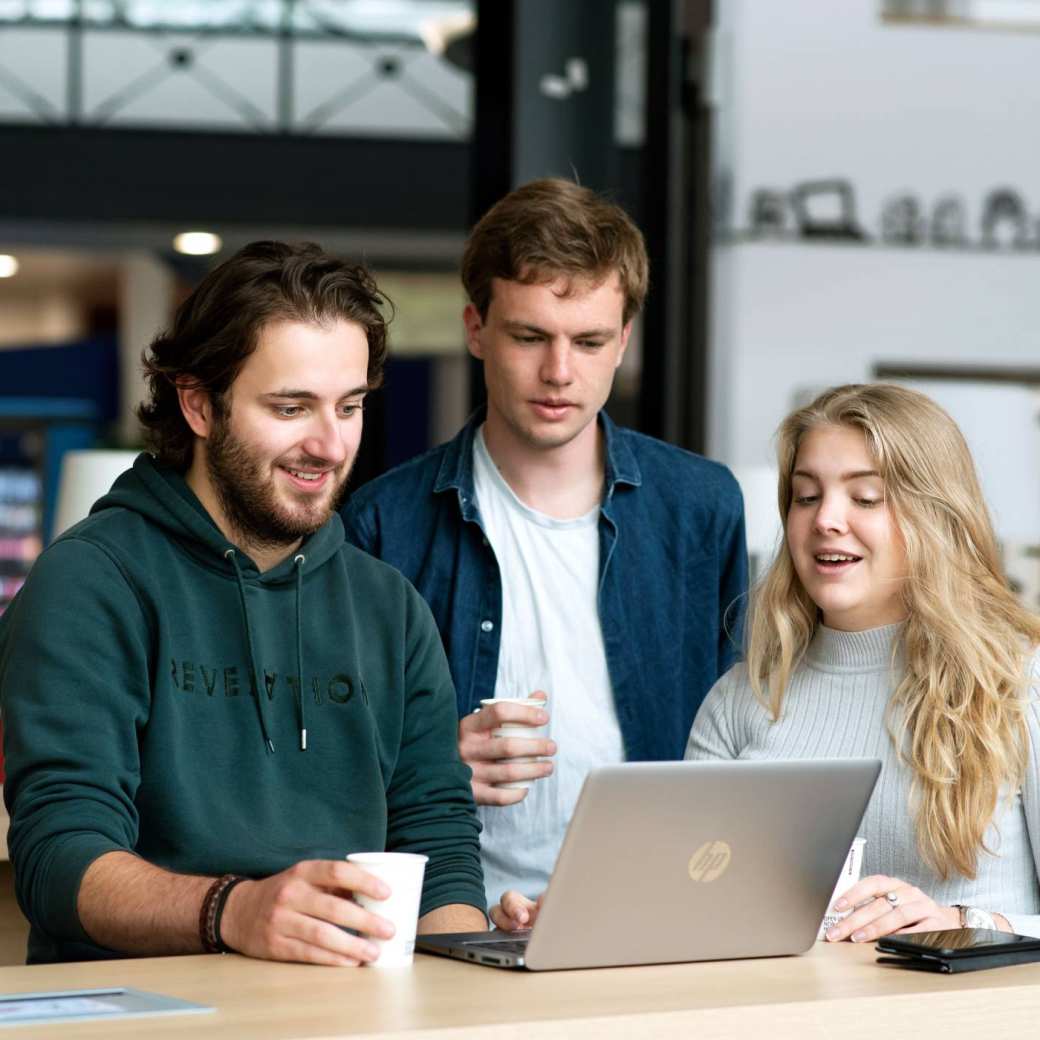 Kapittelweg 33 Nijmegen Ergotherapie studeren hbo opleiding laptop pauze kantine