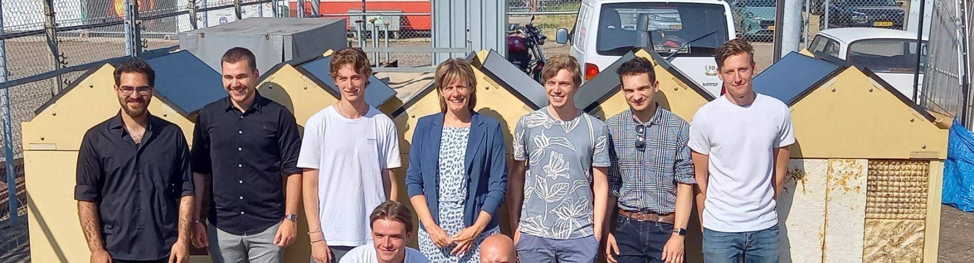 In het bijzijn van Gelders gedeputeerde Helga Witjes onthulde een groep HAN-studenten Werktuigbouwkunde (WTB) en Industrieel Product Ontwerpen (IPO) op 15 juni 2023 de 3.0 versie van InfraWall, een modulair biobased geluidscherm.