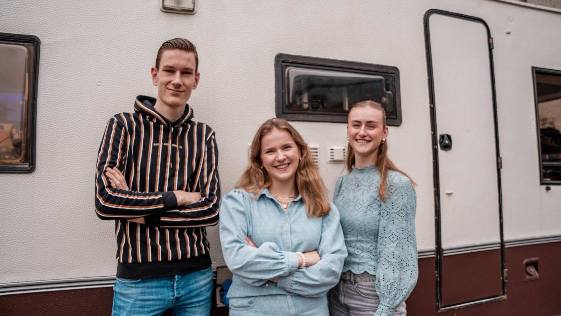 3 studenten van de opleiding Communicatie voor de campus camper