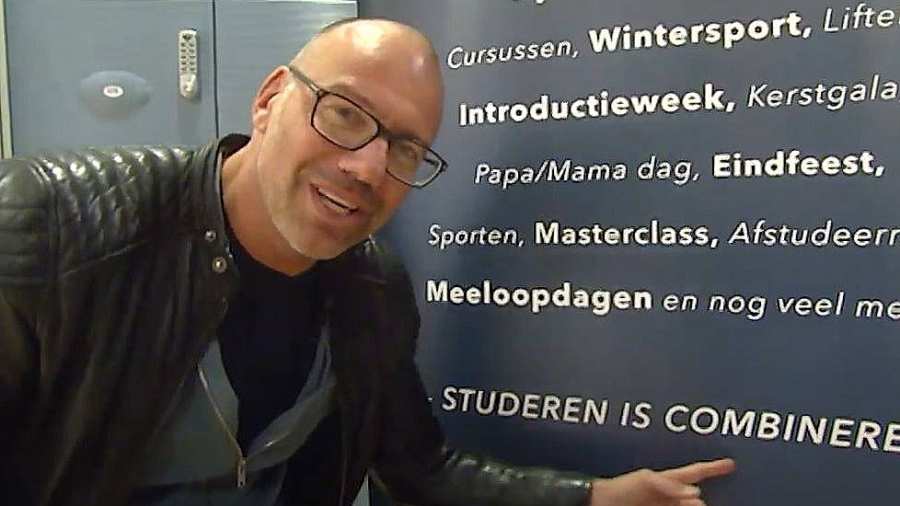 portret presentator Roel Kyvelos