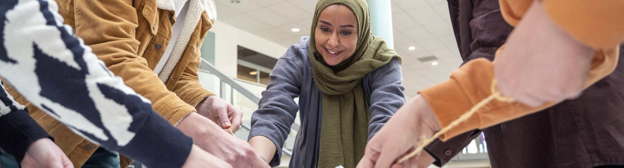 Studenten spelen een spel