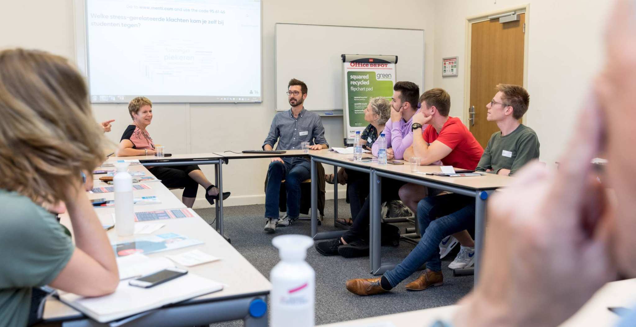 werkplekken ICA met studenten