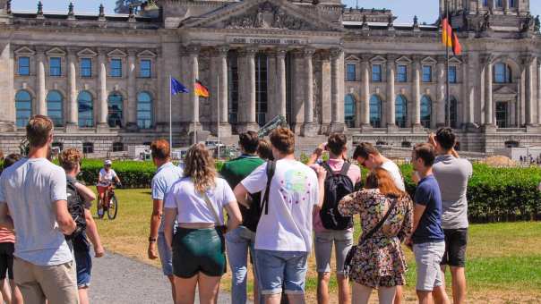 studenten op excursie tijdens de opleiding