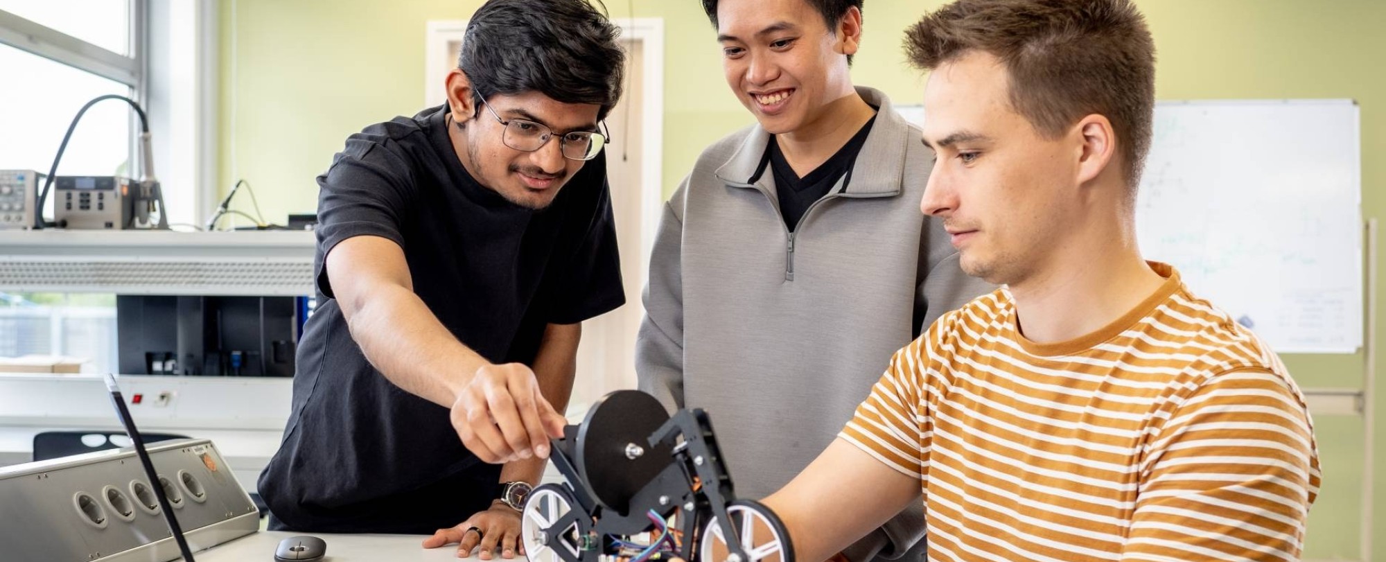 Cyber-Physical Systems Engineering Master students at HAN working together on a project