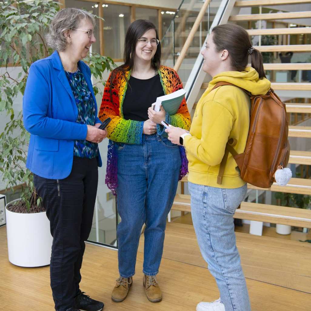 Klas met deeltijd en duale studenten bij de HAN University of Applied Sciences studierichting Onderwijs en Opvoeding op Kapittelweg 35.