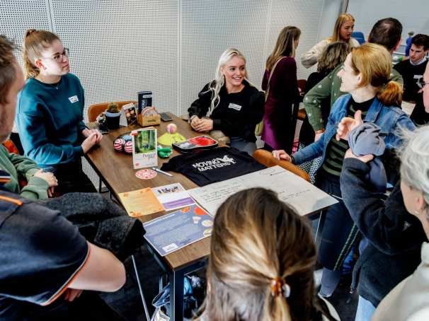 
Een fotoverslag van de bustour rond 2 labs- en werkplaatsen van de HAN in Oosterhout en Nijmegen-Noord