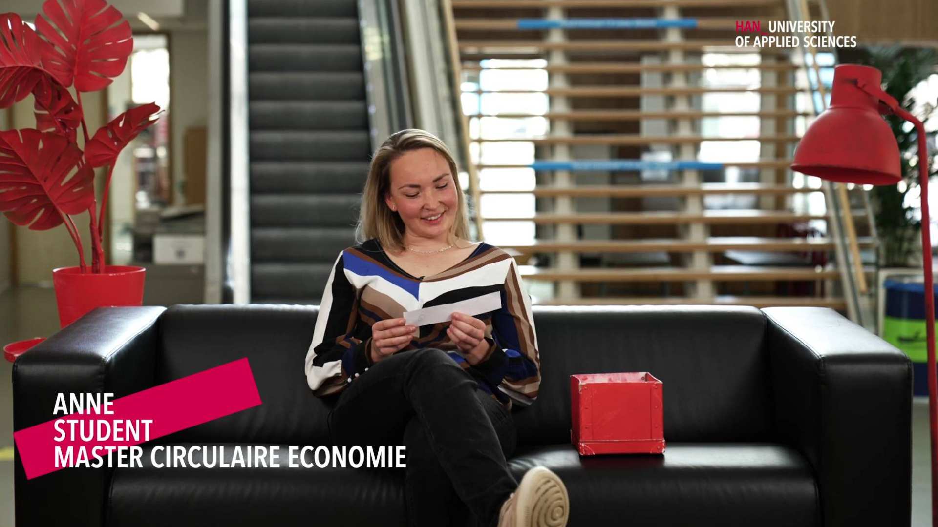 Bankvideo met Anne Dannenberg, Master circulaire economie student. v3