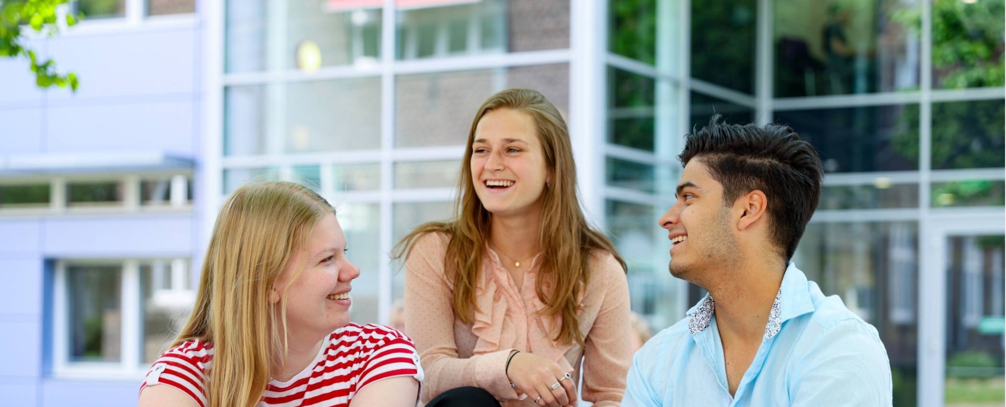 Foto Bedrijfskunde voltijd Nijmegen, studenten buiten