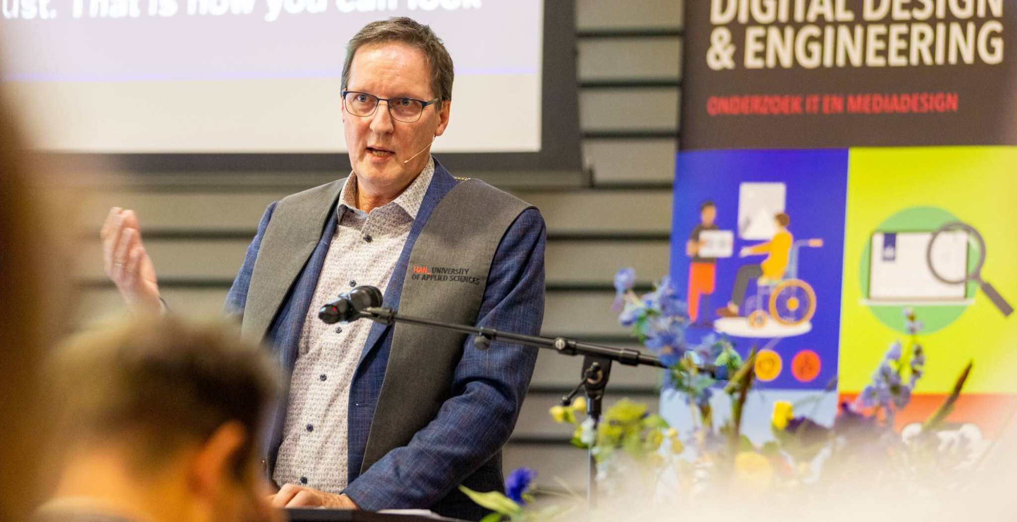 Bijzonder lector Eric Velleman houdt zijn inaugurele rede tijdens zijn installatie