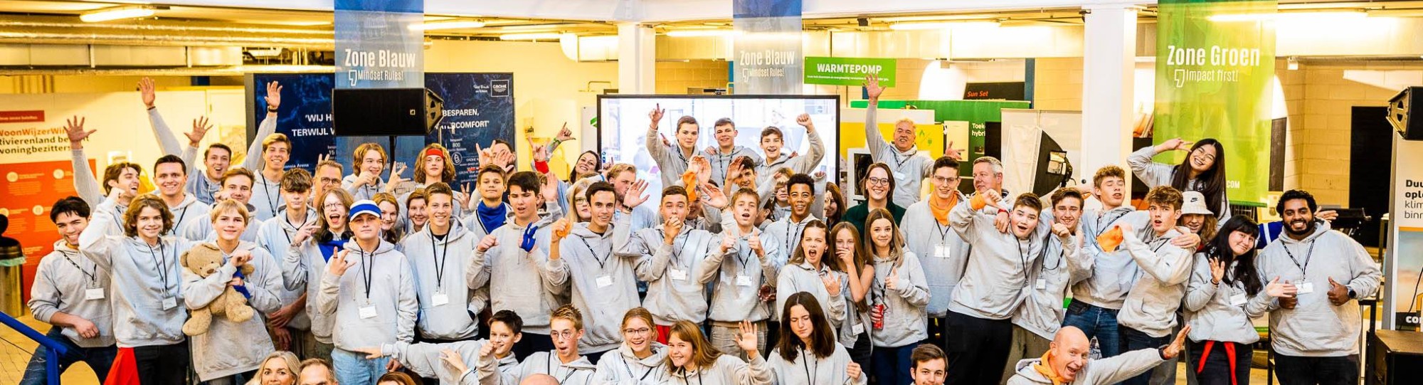 Een groep studenten tijdens de Klimaat hackathon in Tiel. 