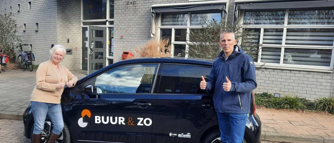 BuurtcongiÃ«rge bij de buurtauto voor het project Buur & Zo 