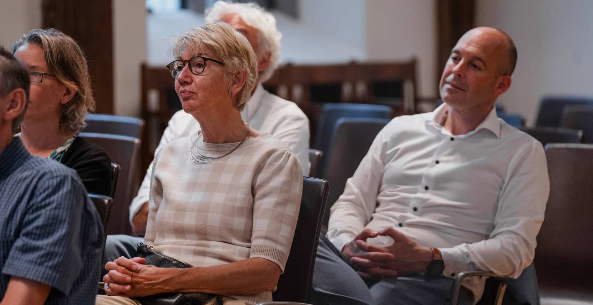 Een foto van het promoveren van Ilona Schouwenaars, onderzoeker bij het lectoraat Volwaardig Leven met Autisme. Universiteit van Amsterdam (UvA)