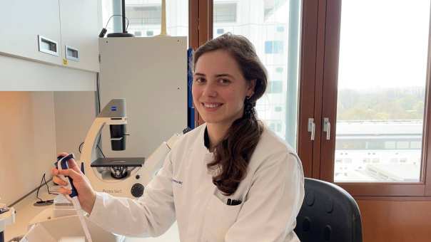 Een foto van Jade van Rheenen, masterstudent Molecular Life Sciences. Geplaatst door HB.