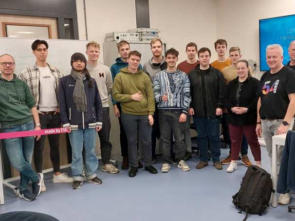 HAN-studenten Embedded Systems (ESE) hebben op 27 maart 2024 een onvergetelijke workshop Zephyr gevolgd van Nordic Semiconductor, de marktleider in Bluetooth chips.