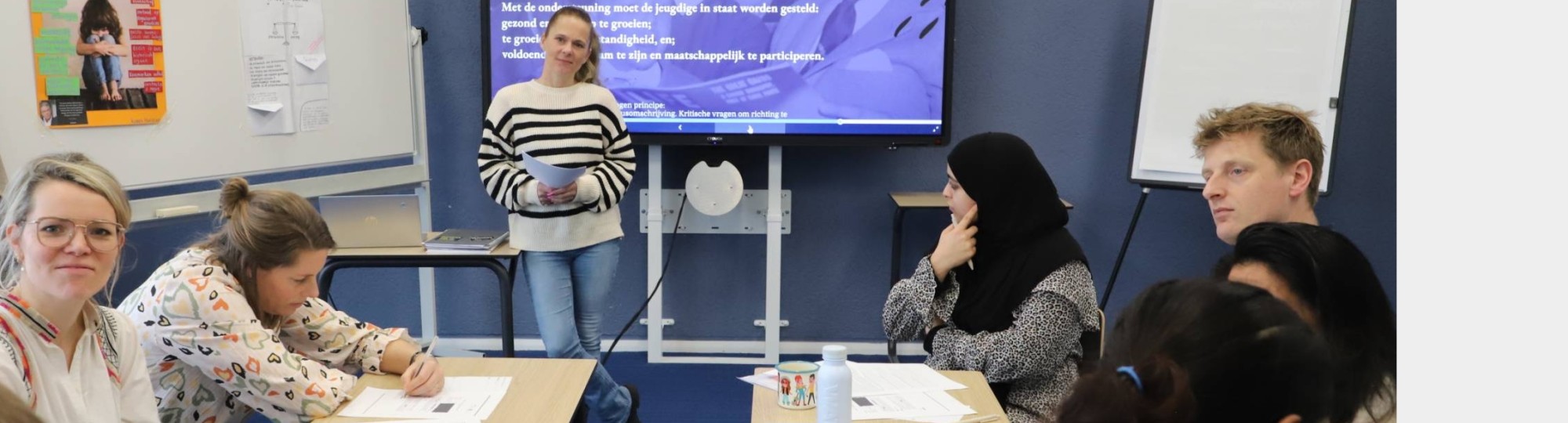 Chantine Brinks tijdens haar workshop ‘Wegwijs in de jeugdzorg’ op het pedagogiekfestival van de Master Pedagogiek 