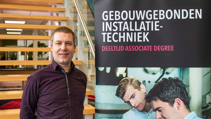 Emiel Berendsen voor banner Ad Gebouwgebonden Installatietechniek