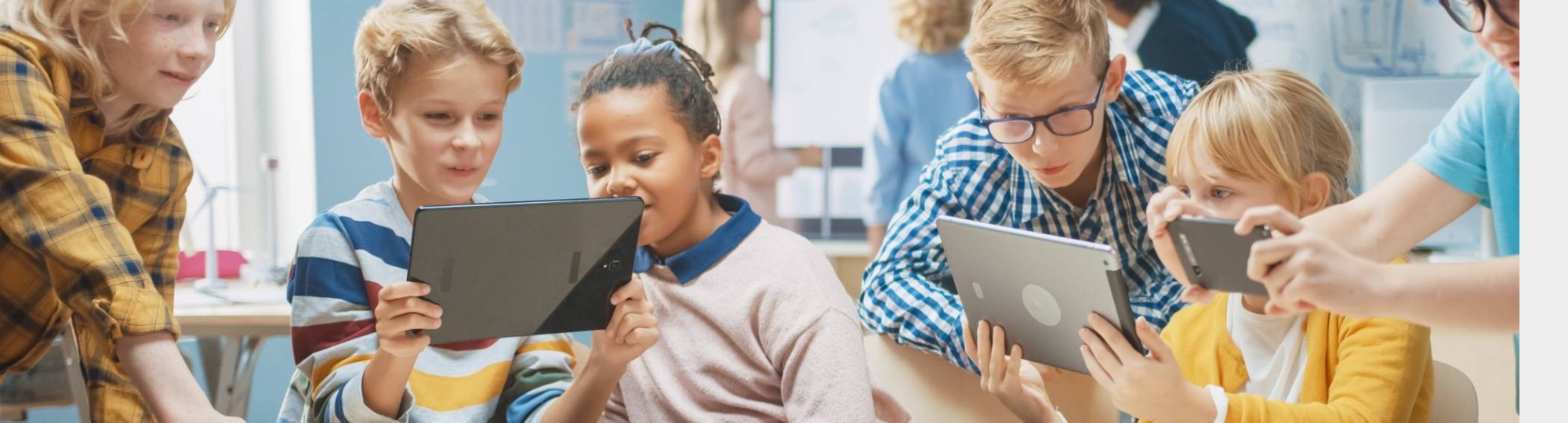 kinderen op laptop