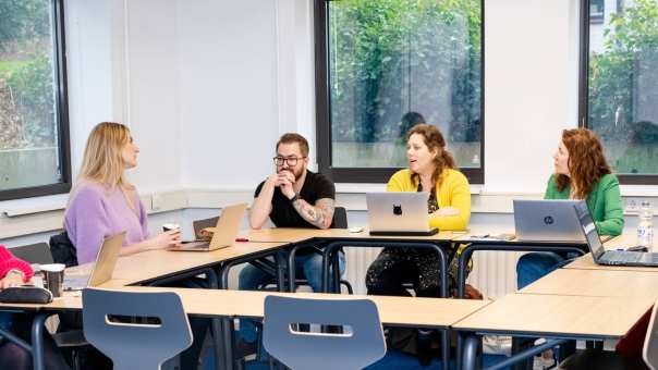 ALLEEN VOOR DE MANP | Casuïstiekbespreking studenten van de Master Advanced Nursing Practice onder begeleiding van een docent op de HAN in Nijmegen.