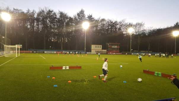 jeugd traint bij PSV