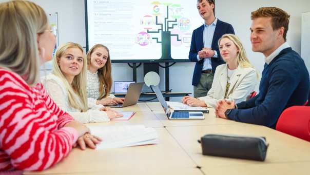 studenten hbo human resource management in de klas