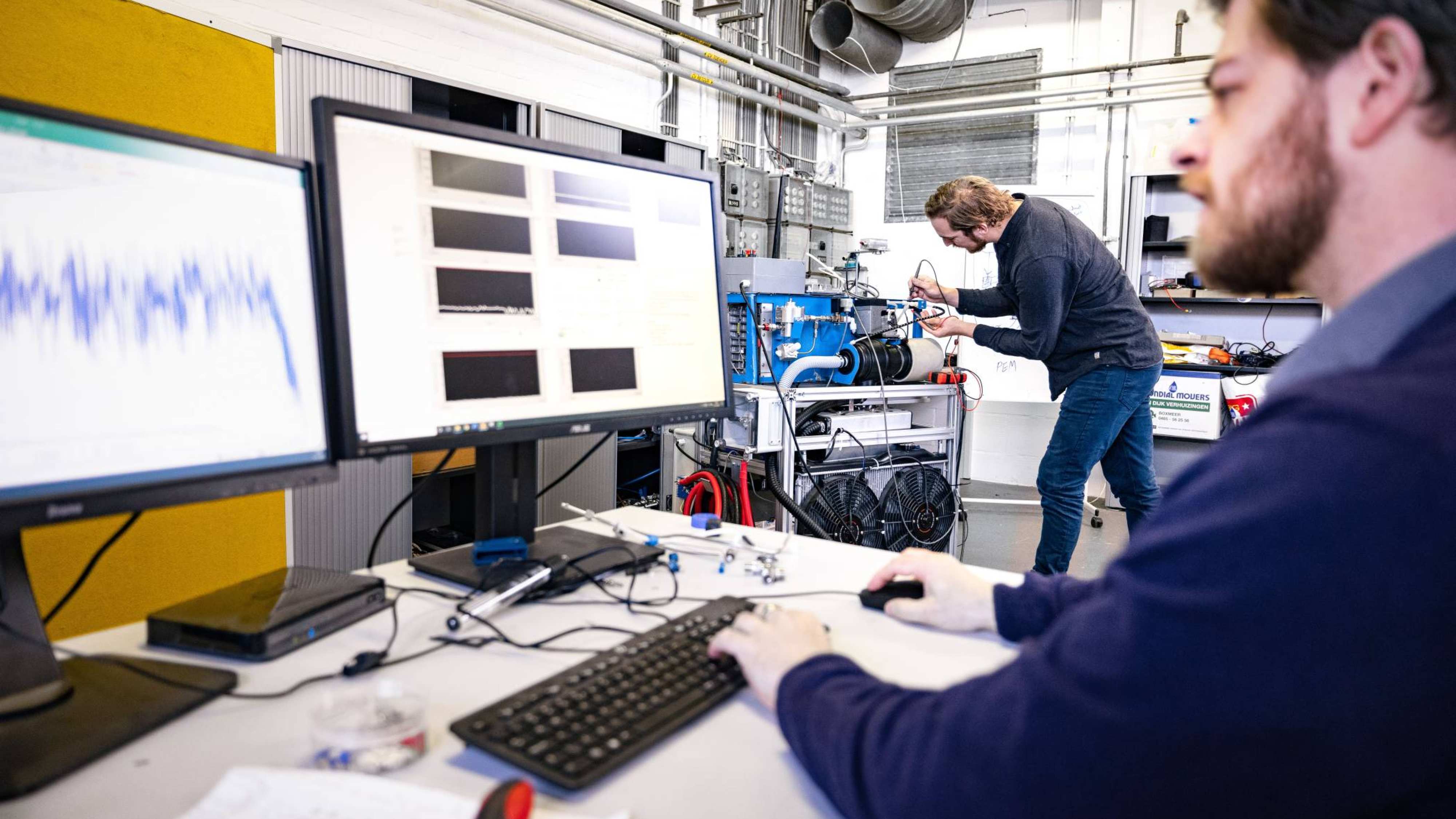 Onderzoekers in het HAN H2 Lab op het Industriepark Kleefse Waard in Arnhem