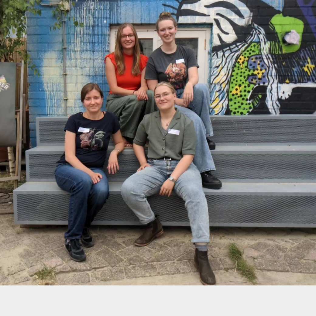 PZW studenten tijdens de PZW 2-daagse. Sam Prison, Meike van den Broek, Cilianne van Kooten, Marina Beznosova