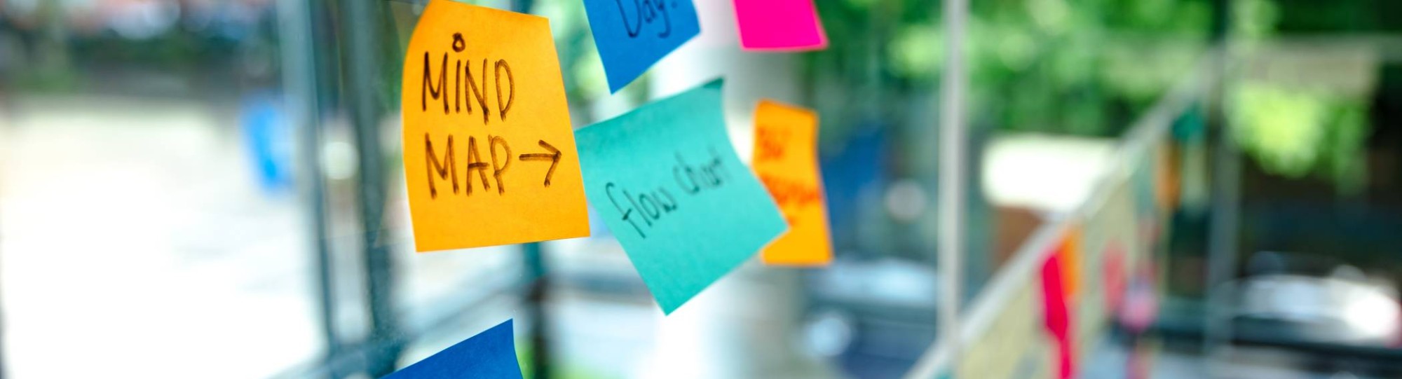 Sticky notes met verschillende teksten