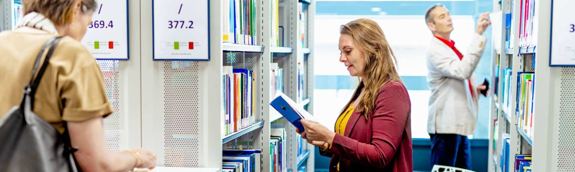 Logistics Management deeltijd, studiecentrum, boeken, uitzoeken, studeren, 2022