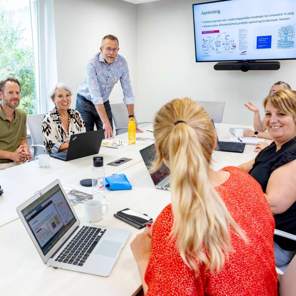 Fotoshoot vergaande samenwerking door HAN academie gezondheid en vitaliteit bij de Waalboog.