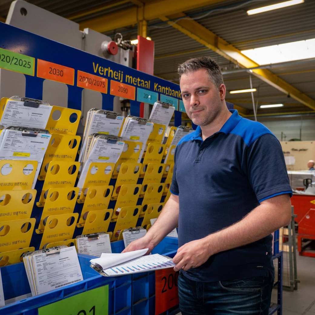 Foto van deeltijdstudent Bastiaan Rijkse, aan het werk bij Verheij Metaal. 