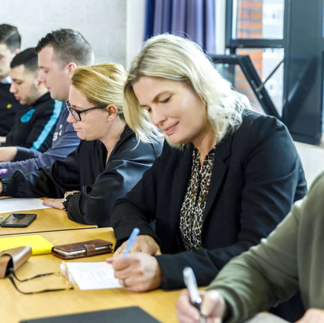 docent-lessituatie klaslokaal studenten overzicht, FEM Commerciele Economie, deeltijd